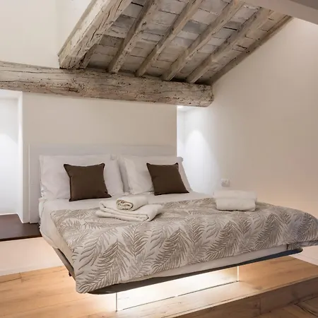 Dolce Apartment Florence